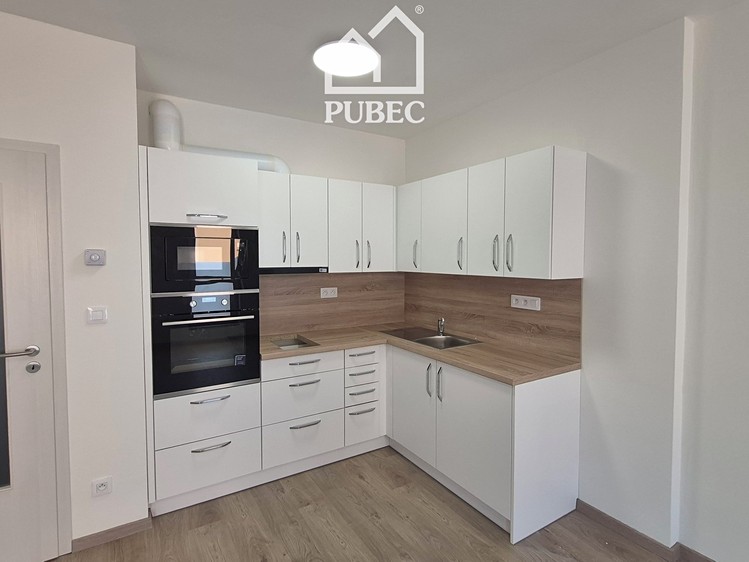 Pronájem bytu 1+kk, 32 m² (4 z 10)