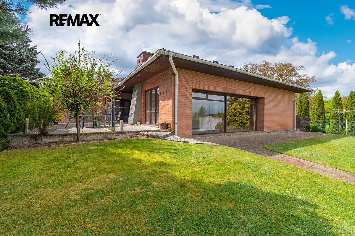 Prodej rodinného domu 264 m², pozemek 1683 m²