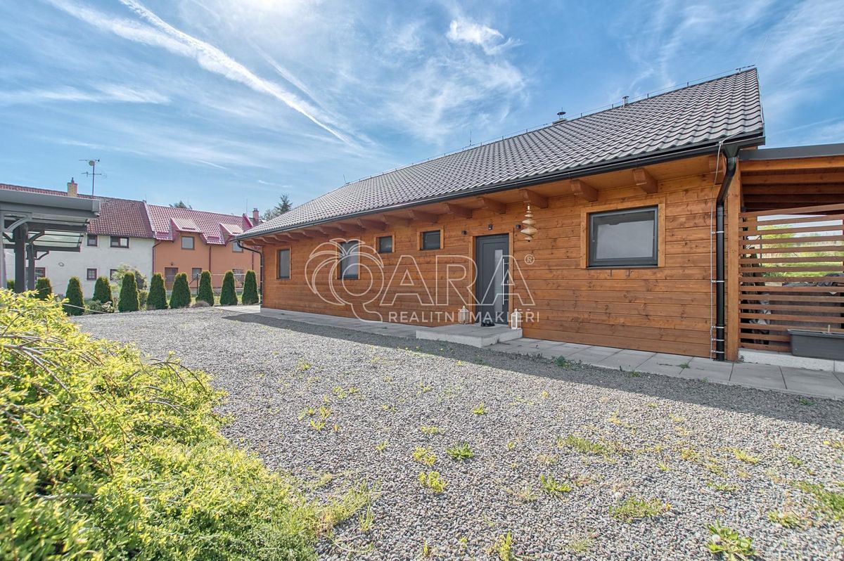 Prodej rodinného domu 144 m², pozemek 1670 m² – fotografie 3