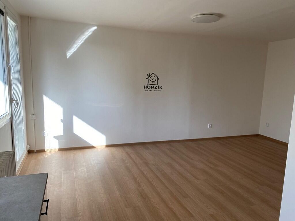 Pronájem bytu 3+kk 61 m² – fotografie 4
