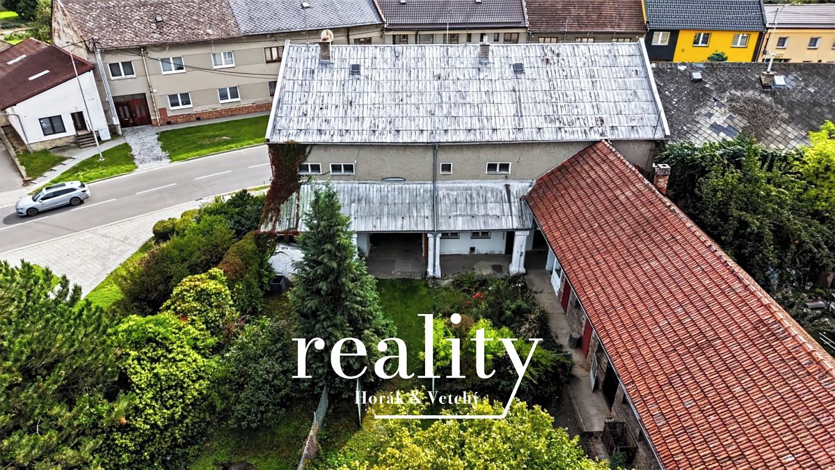 Prodej rodinného domu 456 m², pozemek 925 m² – fotografie 5