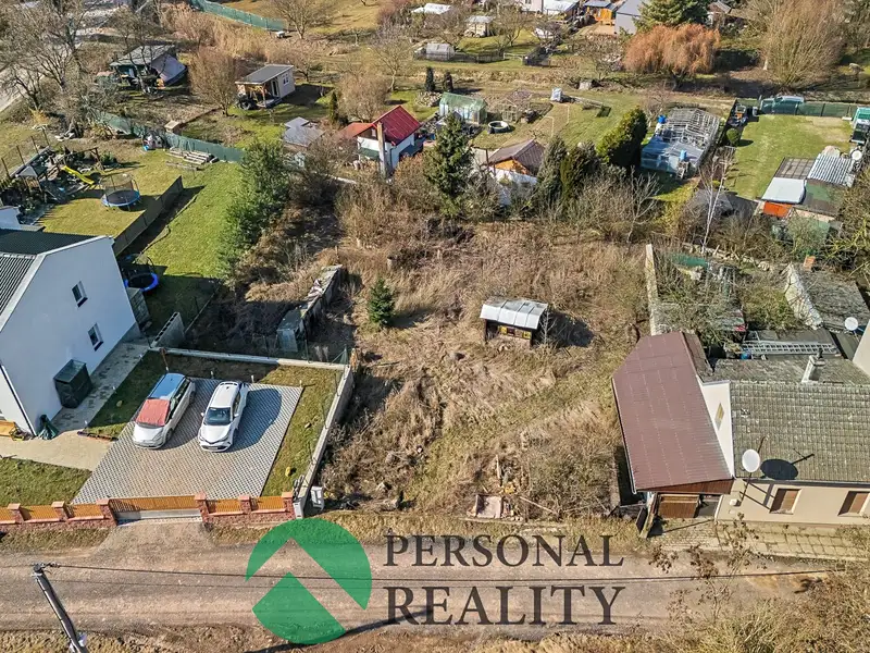 Prodej stavebního pozemku 800 m², Slaný – náhled fotky 1