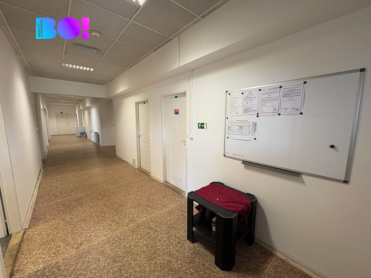 Pronájem kanceláře 960 m² – fotografie 2
