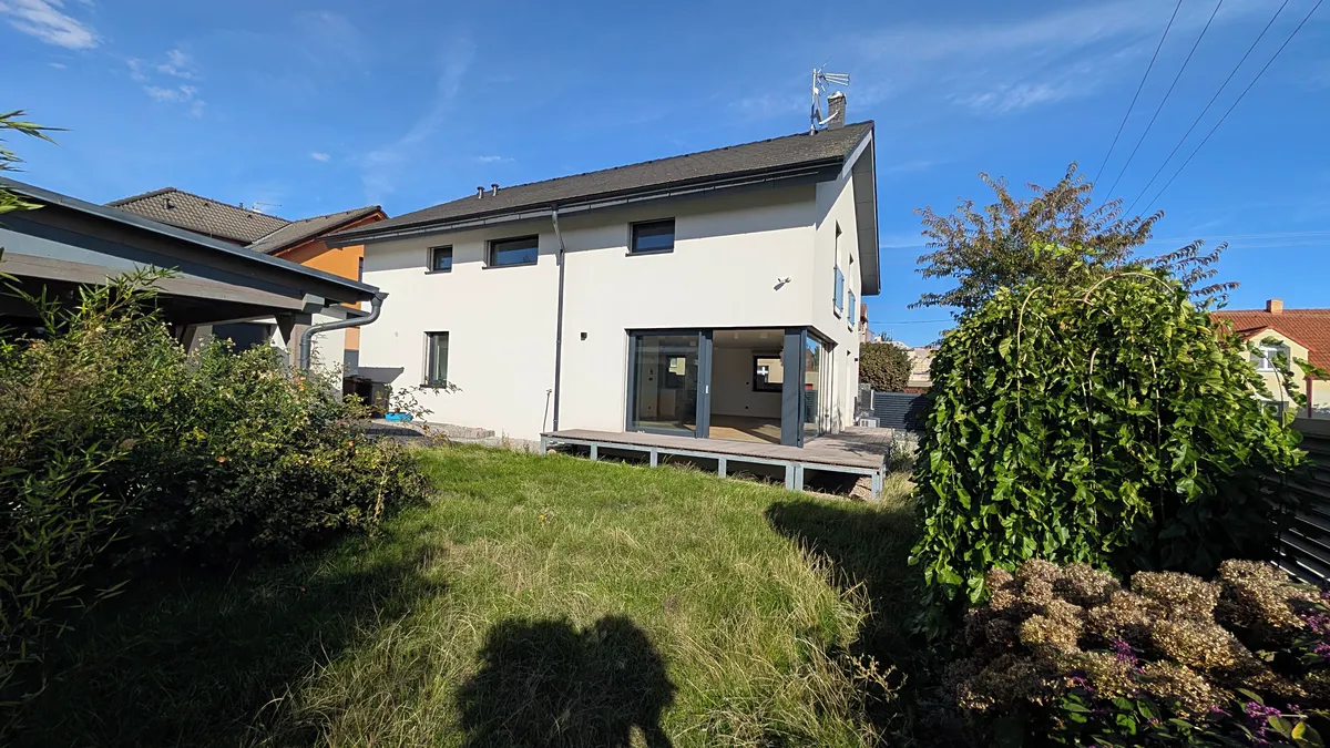 Prodej rodinného domu 211 m², pozemek 445 m²