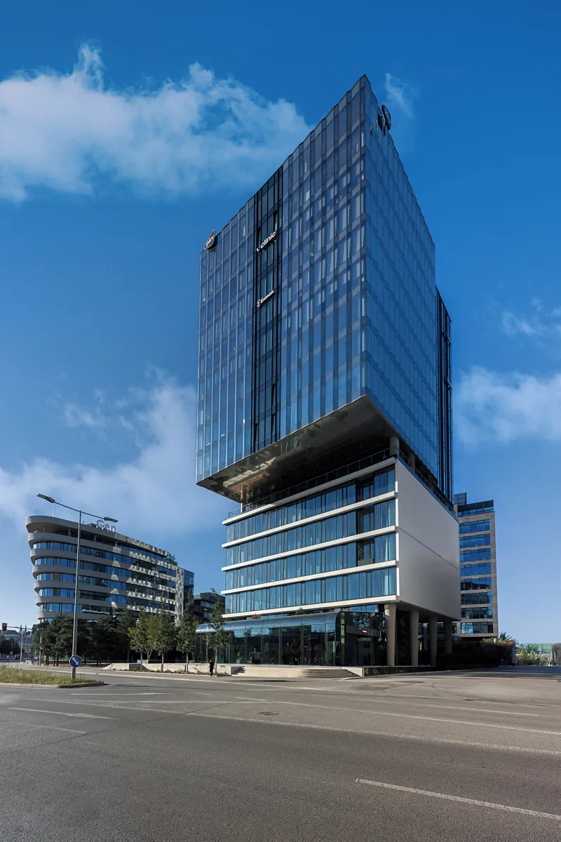Pronájem kanceláře 557 m²