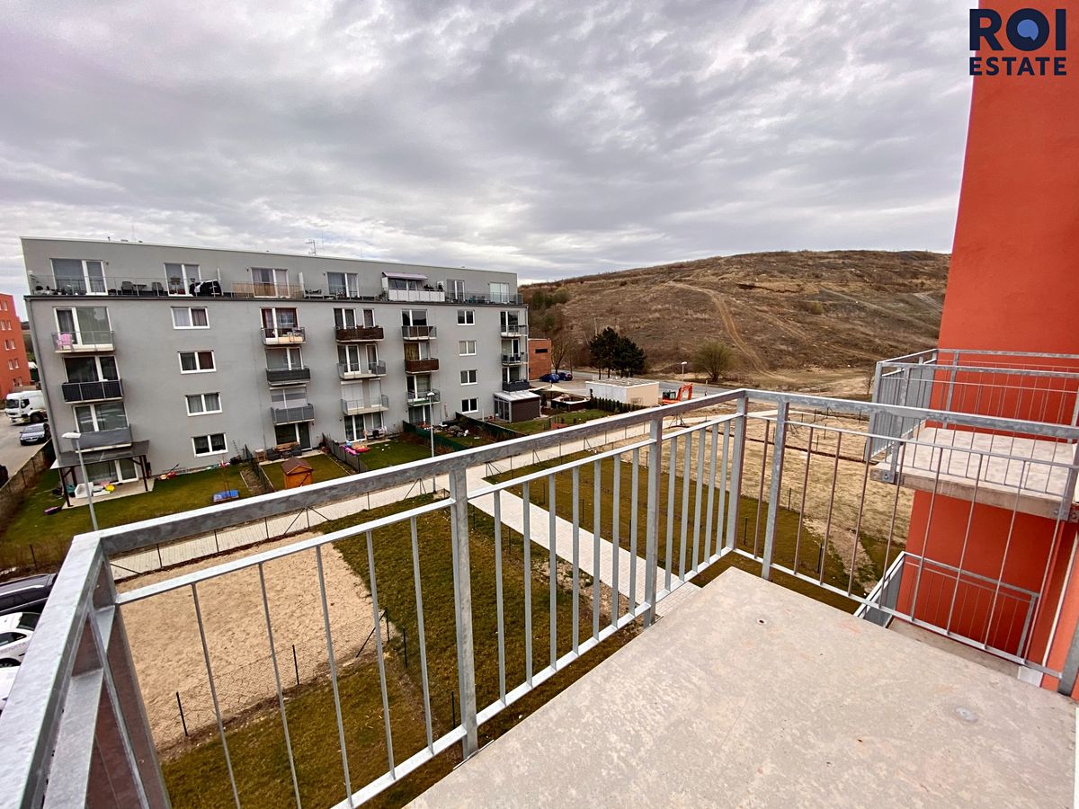 Pronájem bytu 1+kk 32 m² – fotografie 2