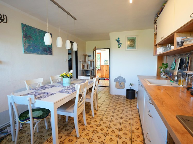 Haus zur Miete, 160 m² (2 von 42)