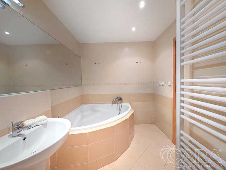 Prodej bytu 2+kk, 55 m² (14 z 22)