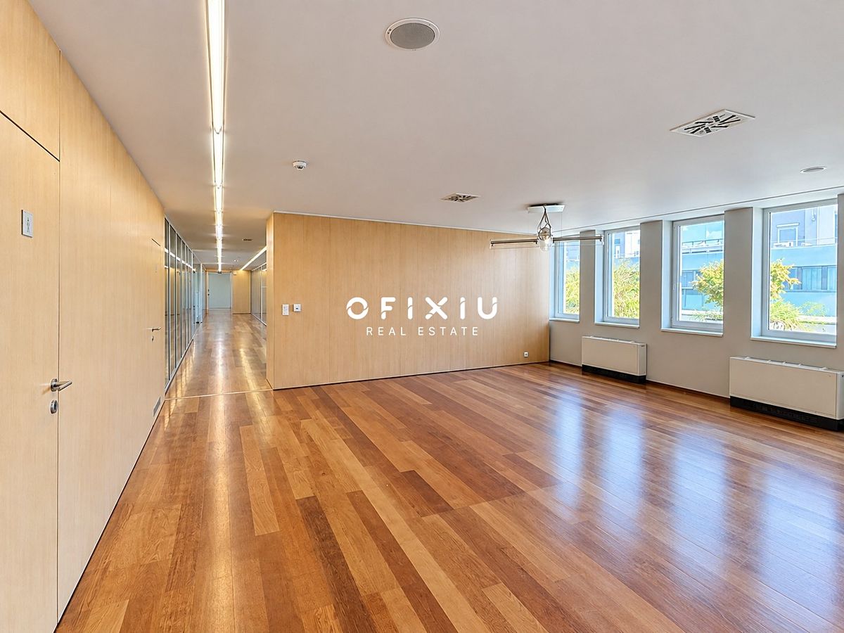 Pronájem kanceláře 300 m² – fotografie 2