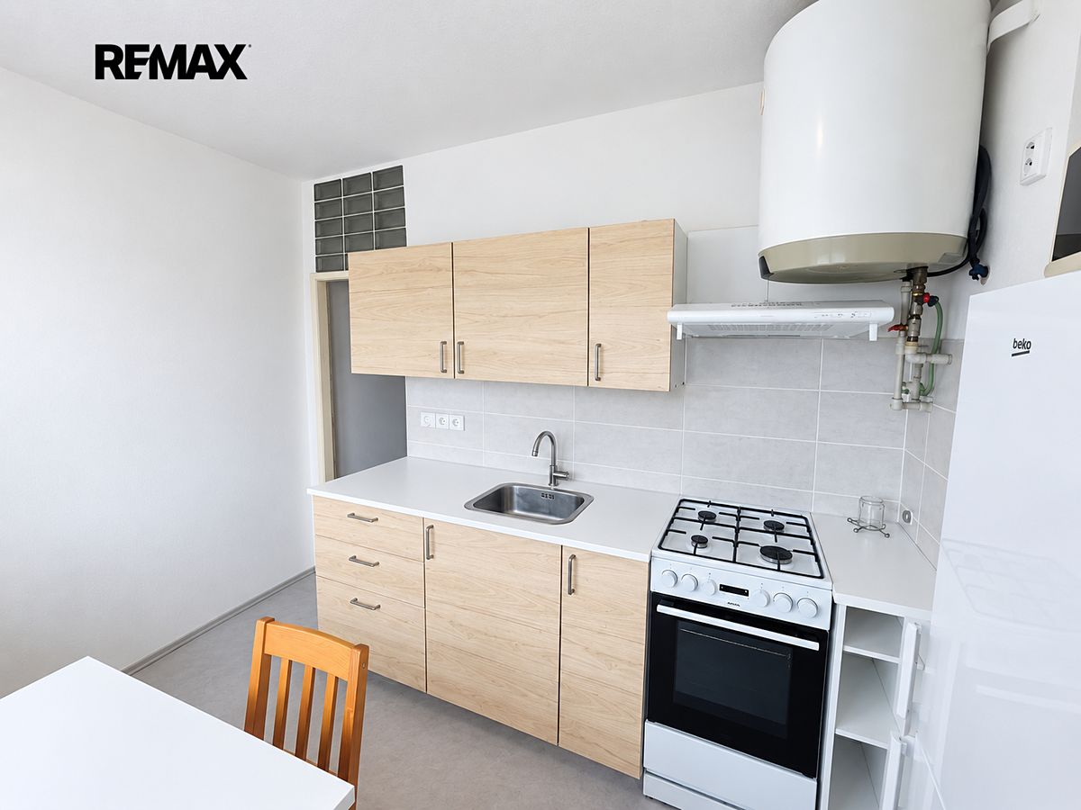 Pronájem bytu 2+1 60 m² – fotografie 3
