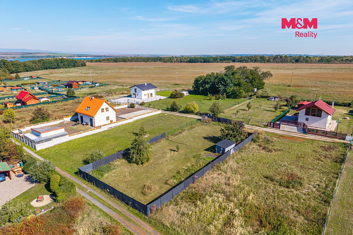 Prodej stavebního pozemku 943 m² – fotografie 3