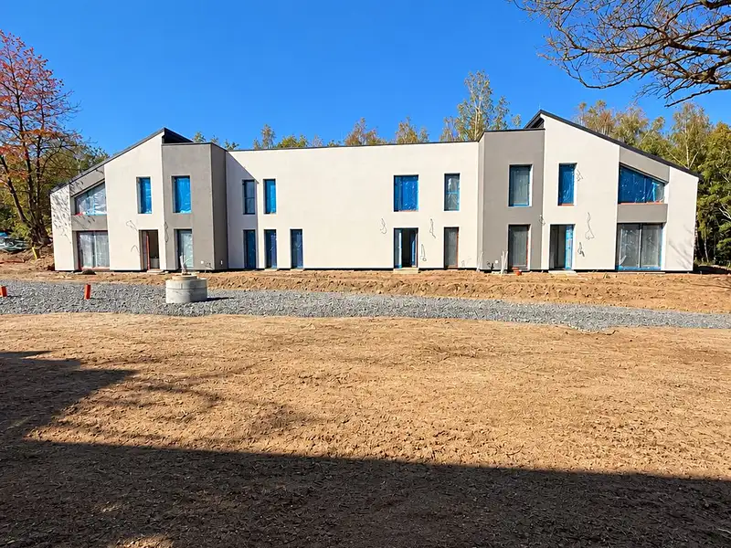 Prodej rodinného domu 179 m², pozemek 416 m², Kamenice – náhled fotky 2