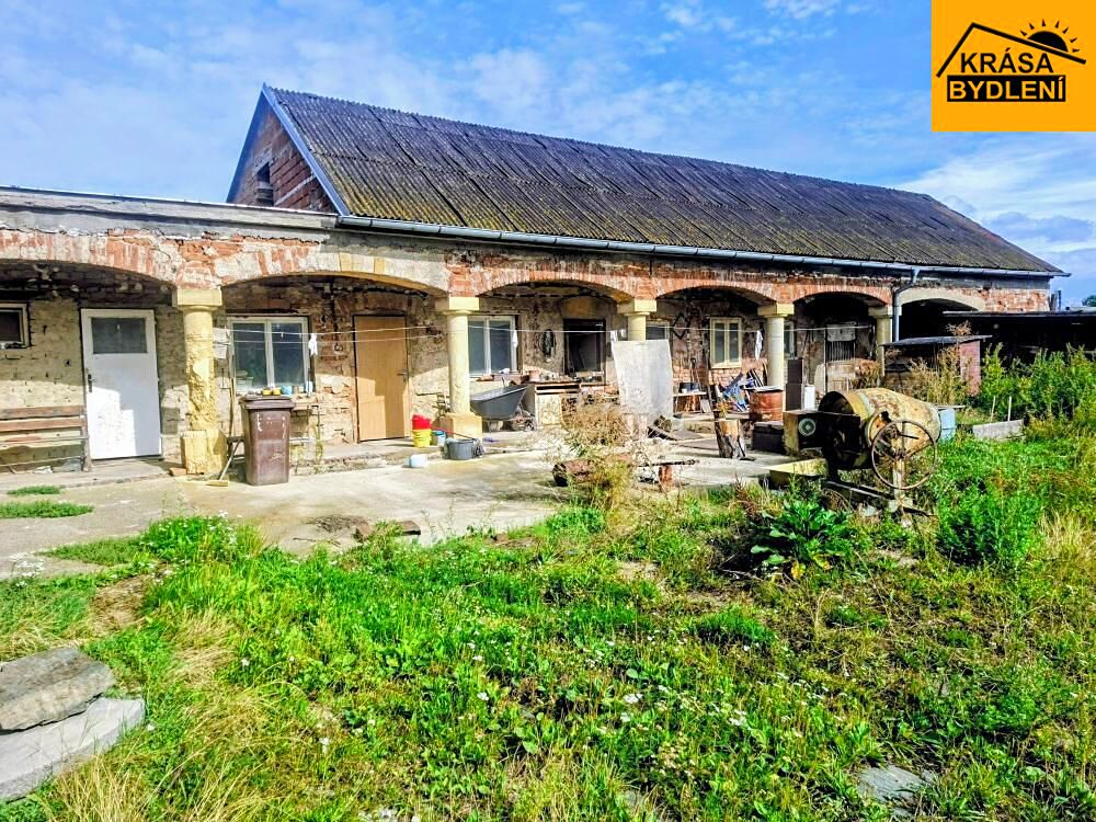 Prodej zemědělského objektu 250 m², Loučany – fotka 1 z 3