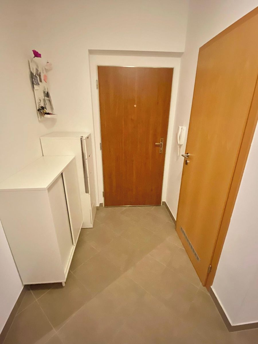 Pronájem bytu 2+kk 56 m² – fotografie 3