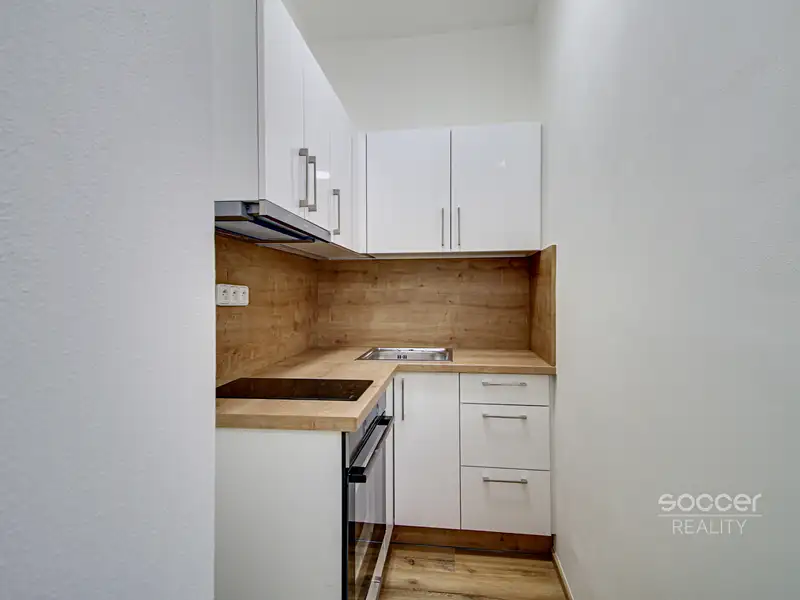 Pronájem bytu 1+kk 31 m², Praha – náhled fotky 2