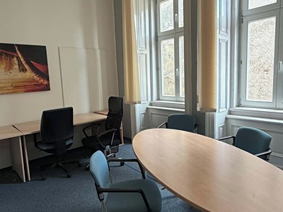 Prodej komerčního prostoru, 208 m² (2 z 17)