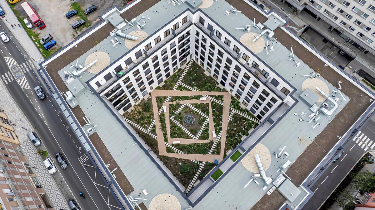 Pronájem bytu 1+kk 37 m² – fotografie 2