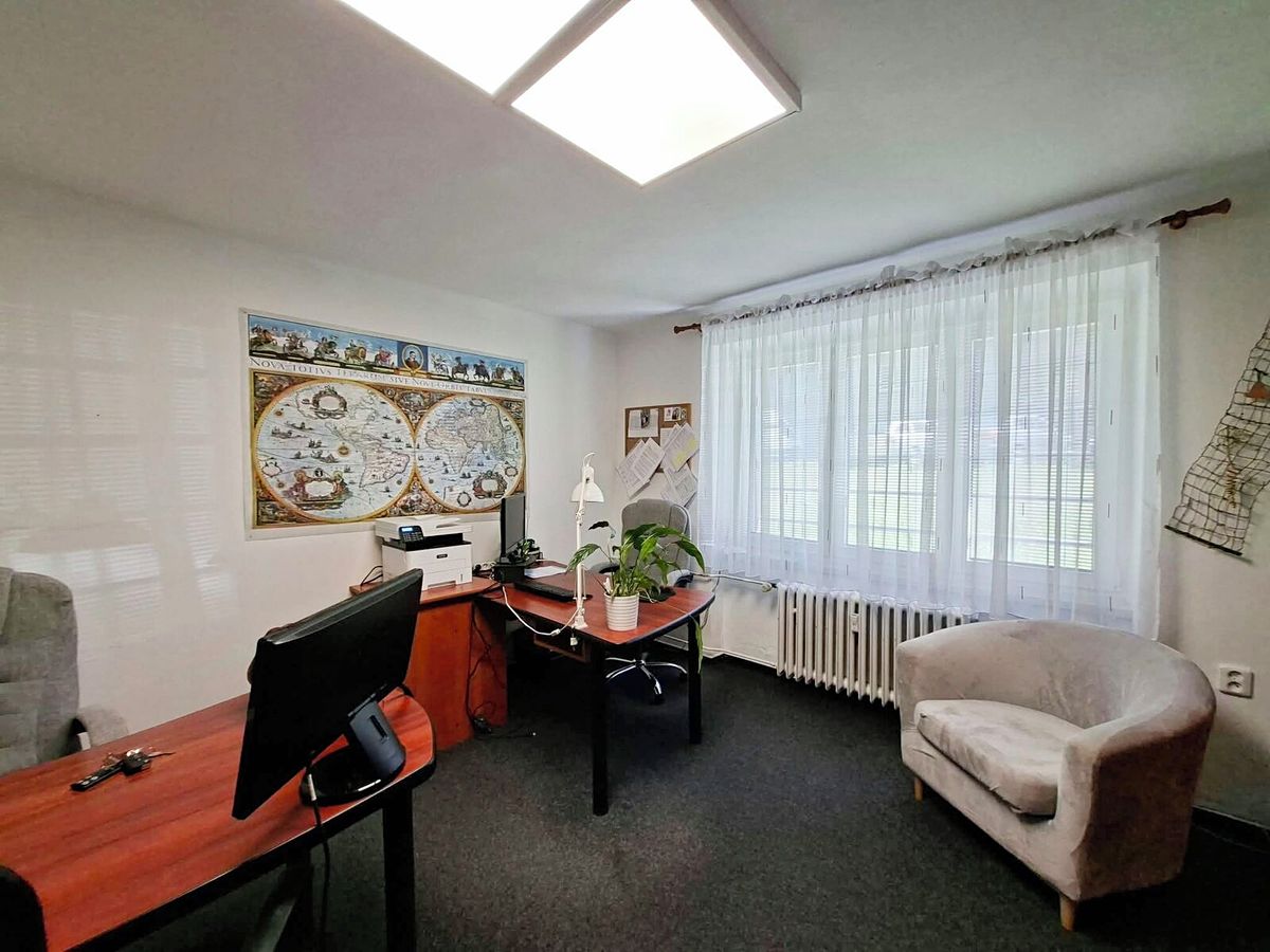 Pronájem kanceláře 56 m² – fotografie 3