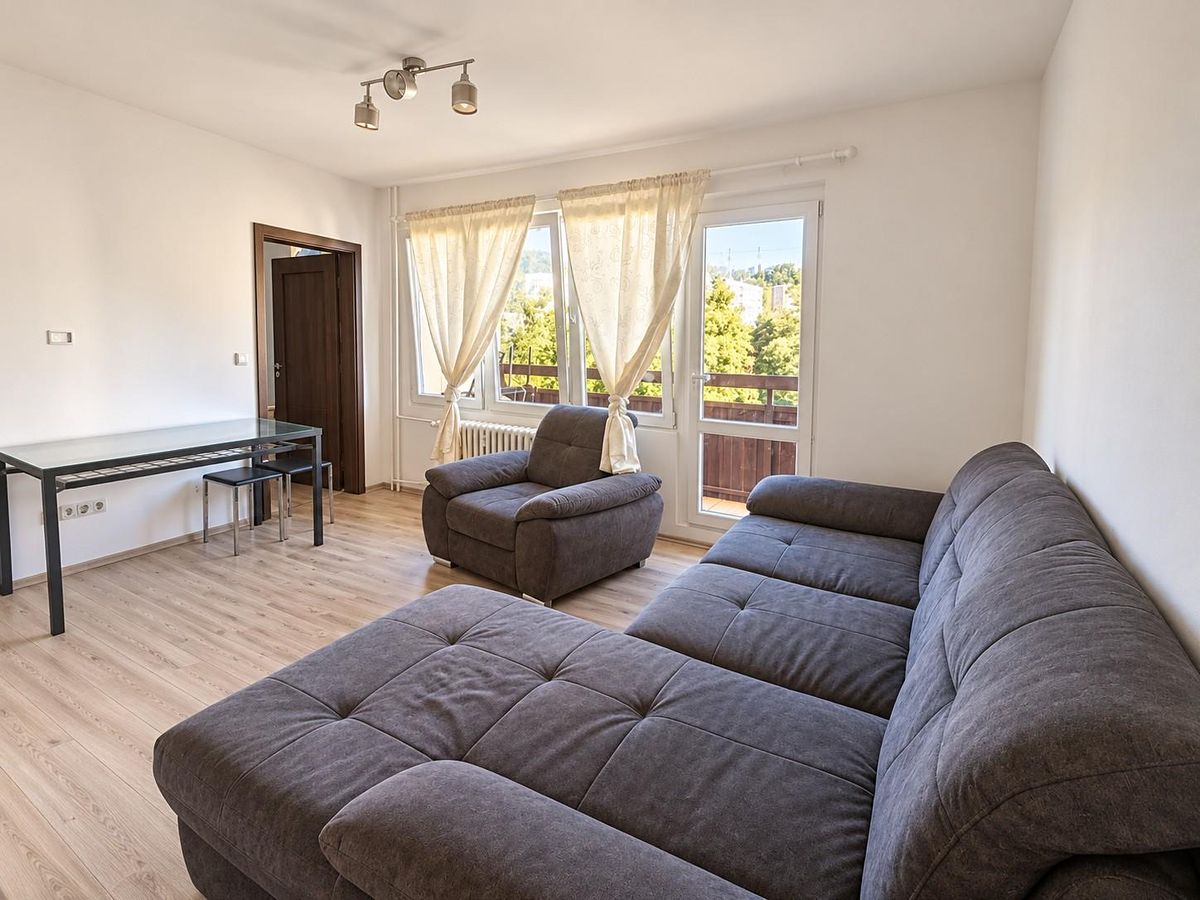 Pronájem bytu 4+1 77 m² – fotografie 3