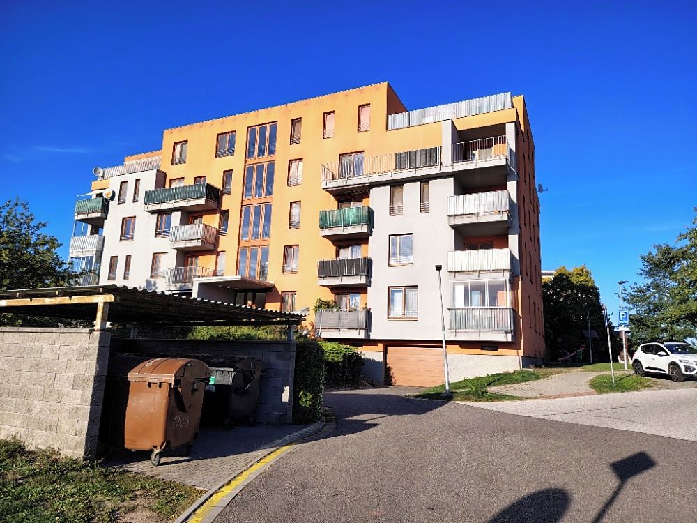 Pronájem bytu 1+kk 34 m² – fotografie 2