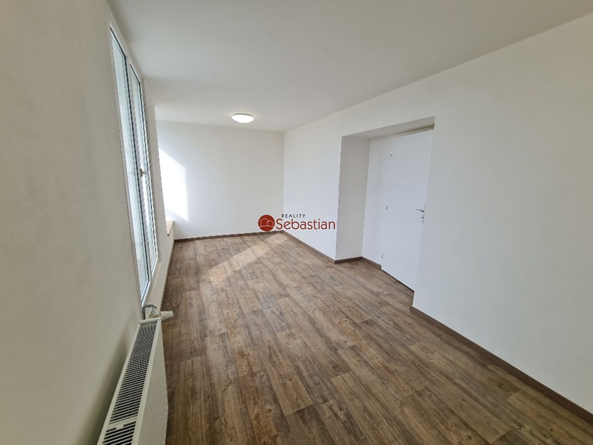 Pronájem bytu 3+kk 81 m² – fotografie 2