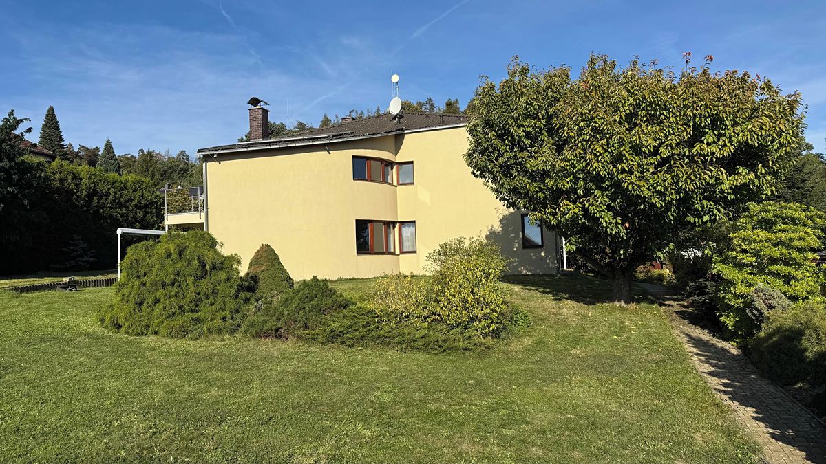Prodej rodinného domu 258 m², pozemek 1794 m² – fotografie 3