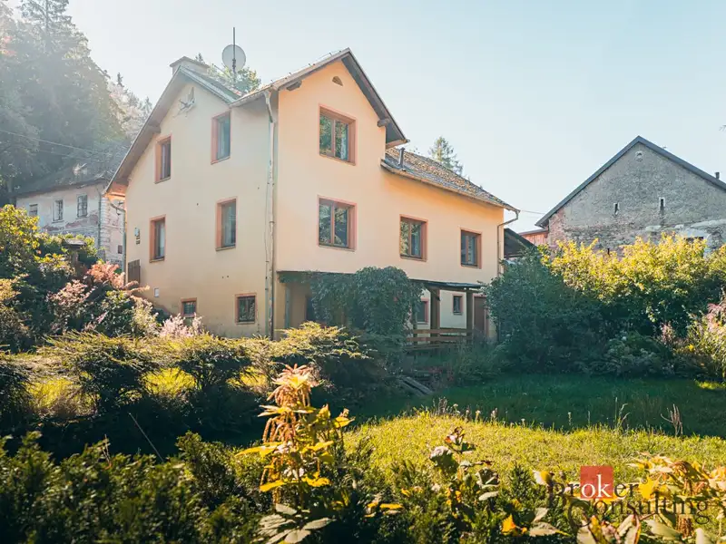 Prodej rodinného domu 223 m², pozemek 883 m², Mnichov – náhled fotky 1