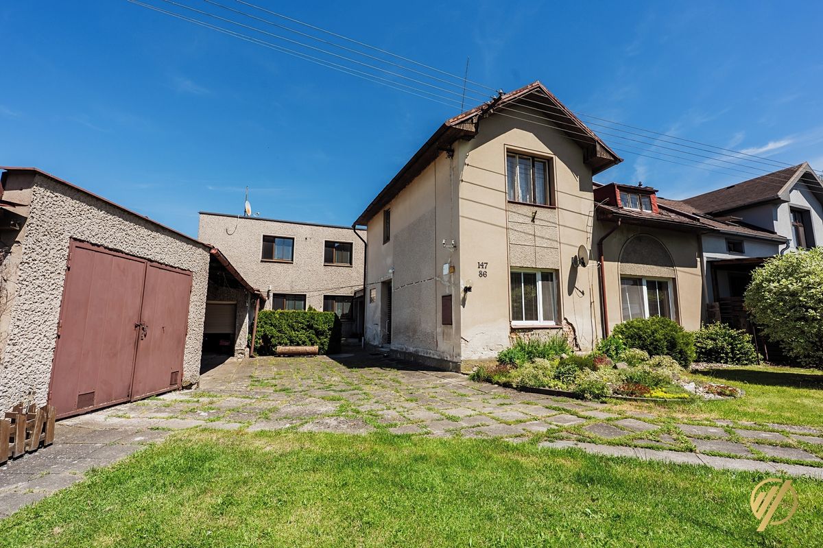 Prodej rodinného domu 275 m², pozemek 1300 m², Velké Poříčí – fotka 1 z 3