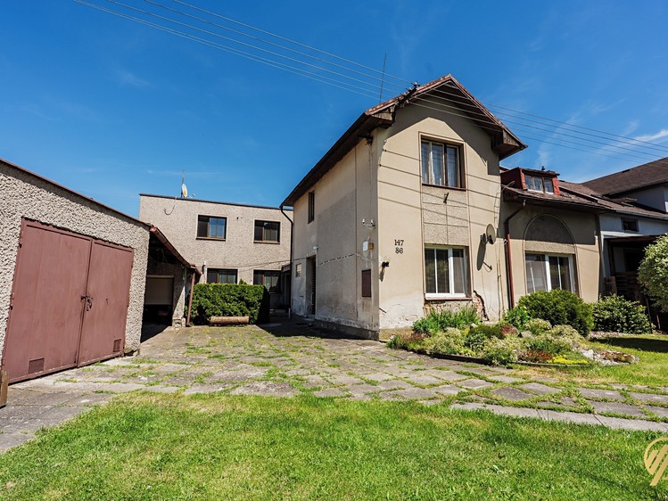 Haus zum Kauf, 275 m² (1 von 27)