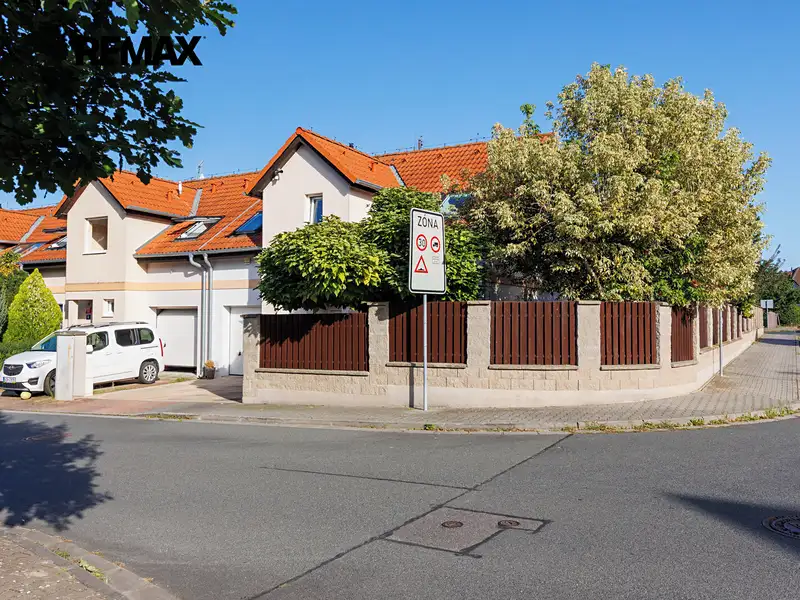 Prodej rodinného domu 125 m², pozemek 334 m², Praha – náhled fotky 3