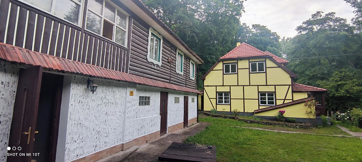 Prodej rodinného domu 205 m², pozemek 1500 m² – fotografie 2