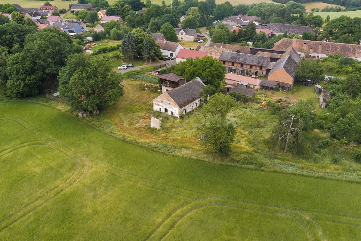 Prodej stavebního pozemku 2128 m² – fotografie 2