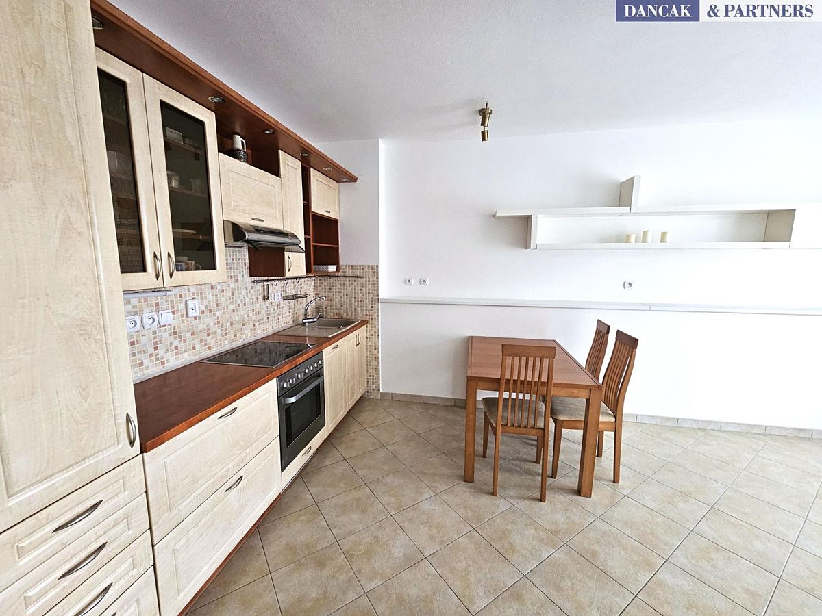 Pronájem bytu 2+kk 52 m² – fotografie 4