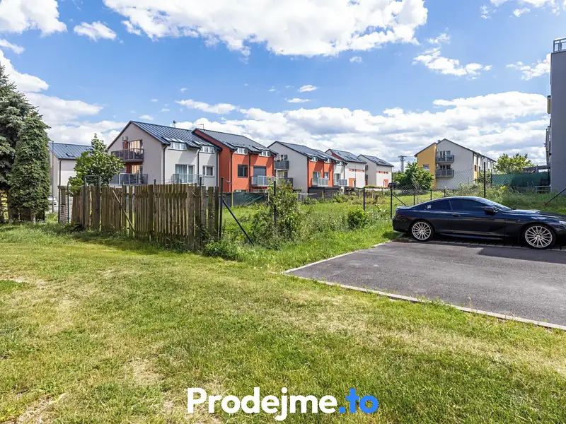 Prodej stavebního pozemku 877 m², Znojmo – náhled fotky 3
