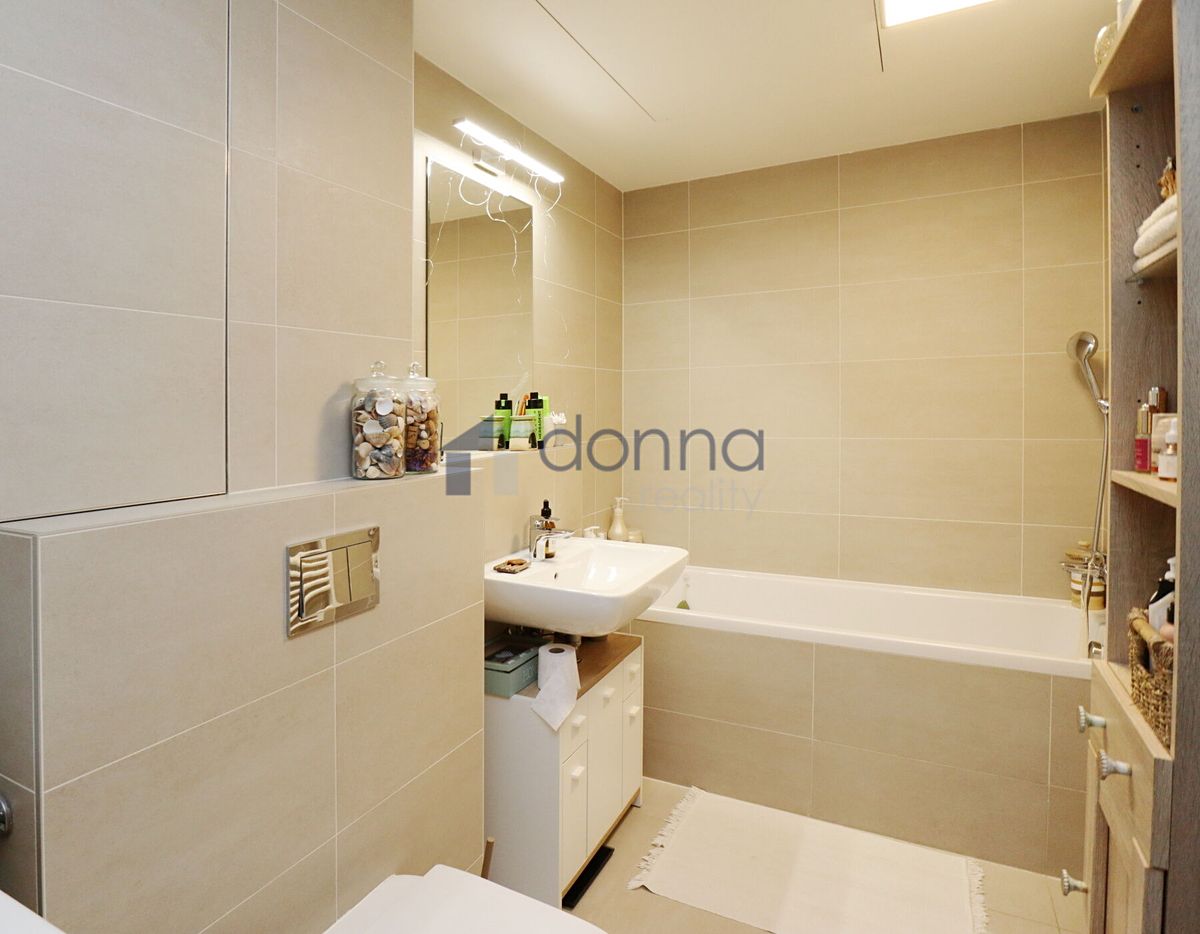 Pronájem bytu 1+kk 33 m² – fotografie 3