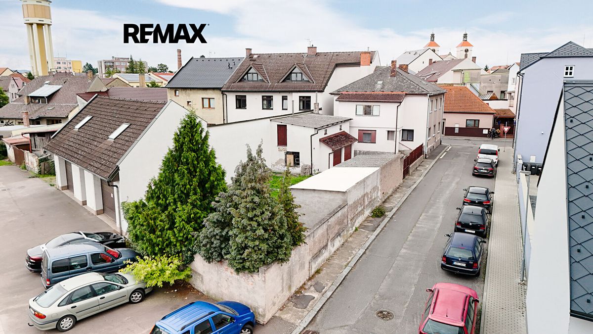 Prodej rodinného domu 284 m², pozemek 483 m²