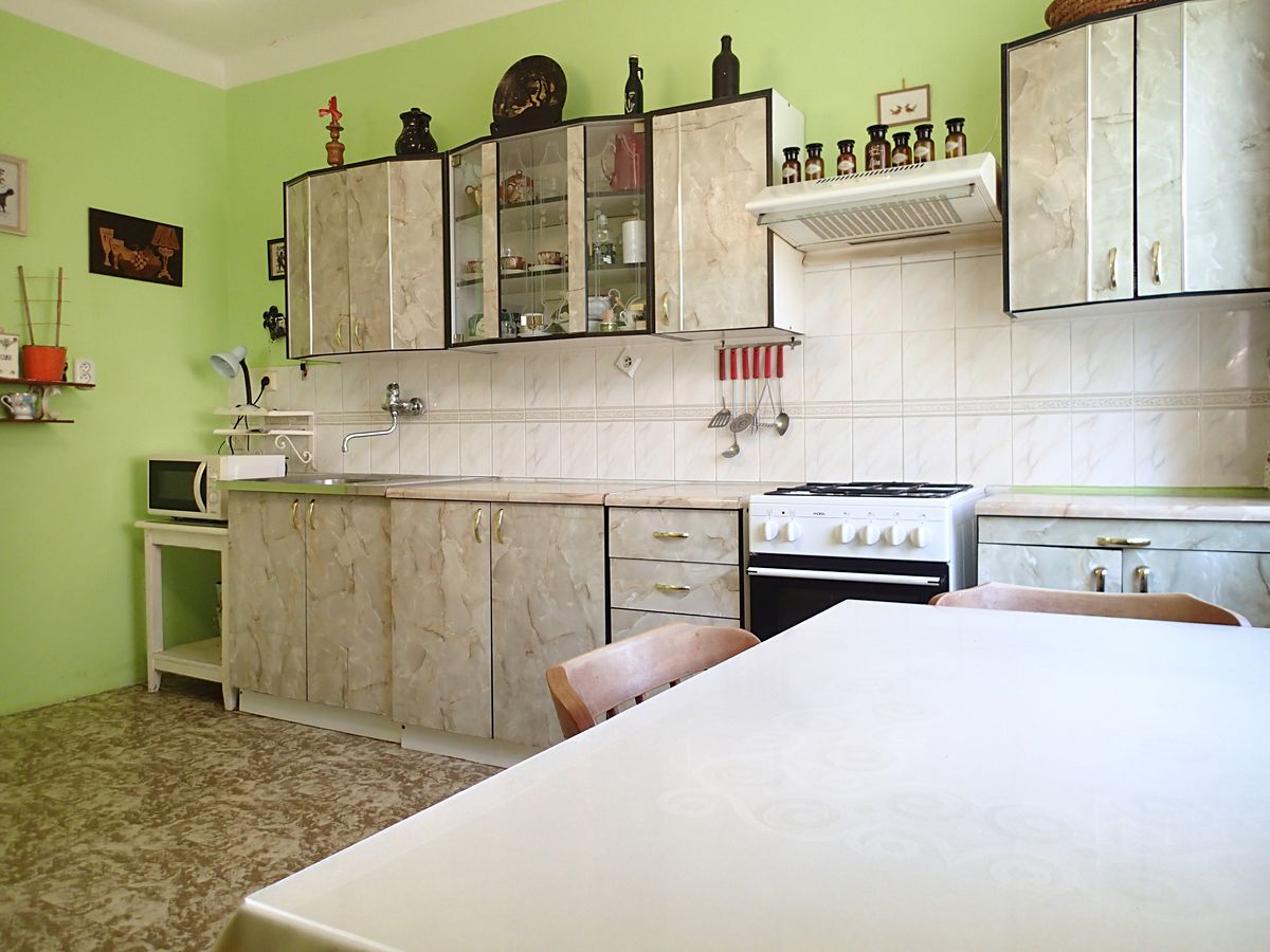 Prodej rodinného domu 124 m², pozemek 694 m² – fotografie 2