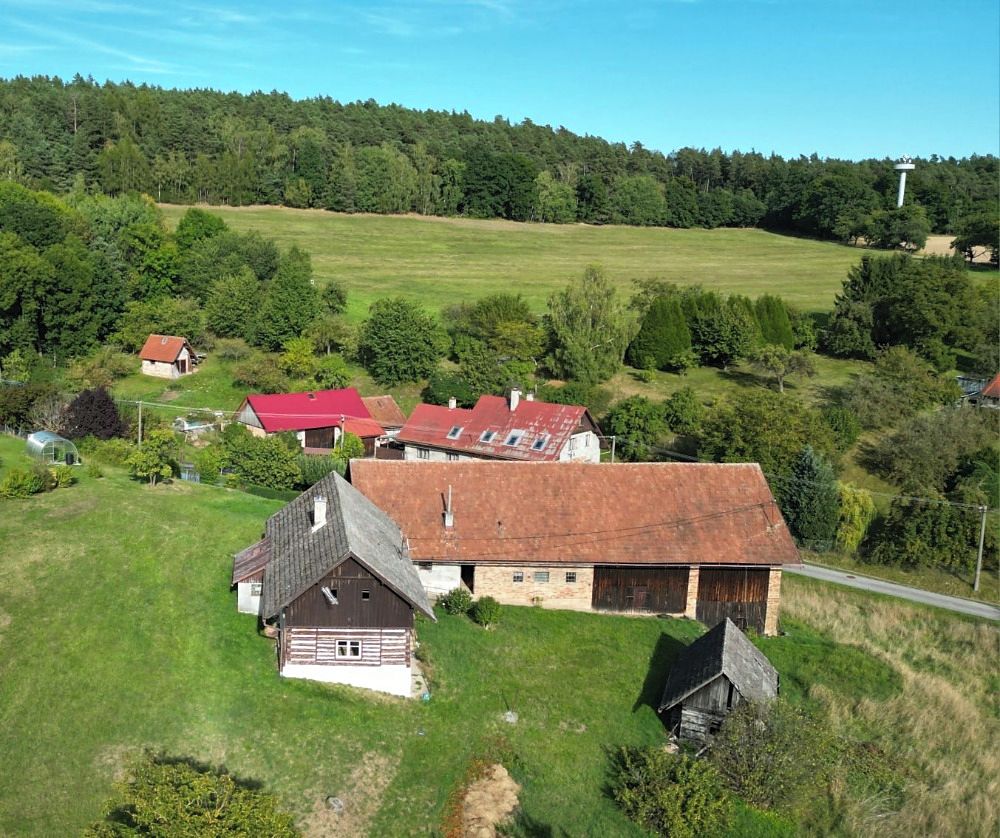 Prodej stavebního pozemku 2720 m²
