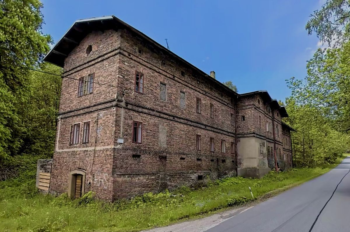 Prodej rodinného domu 800 m², pozemek 1058 m², Žacléř – fotka 1 z 3