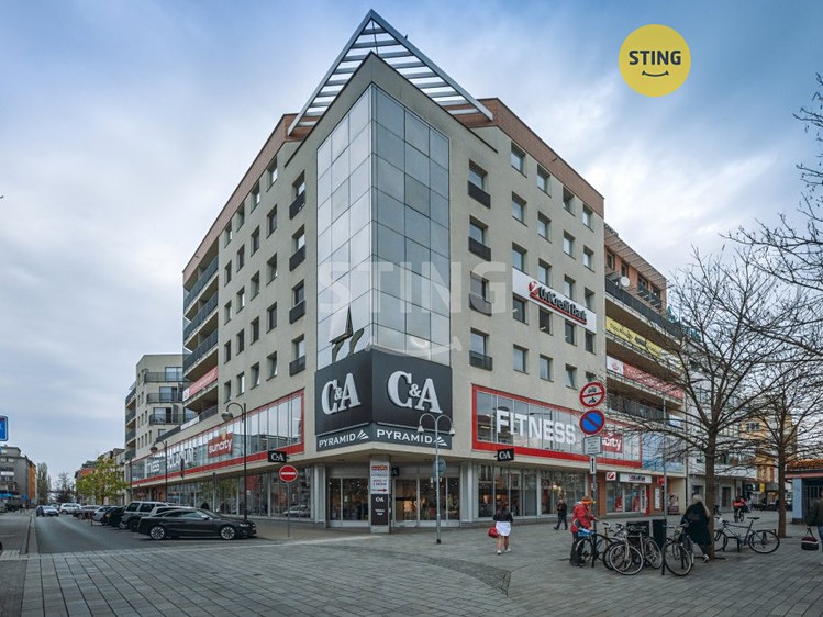 Комерційне приміщення на продаж, 65 м² (1 з 16)