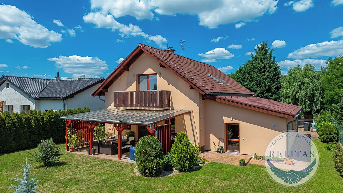 Prodej rodinného domu 229 m², pozemek 813 m²