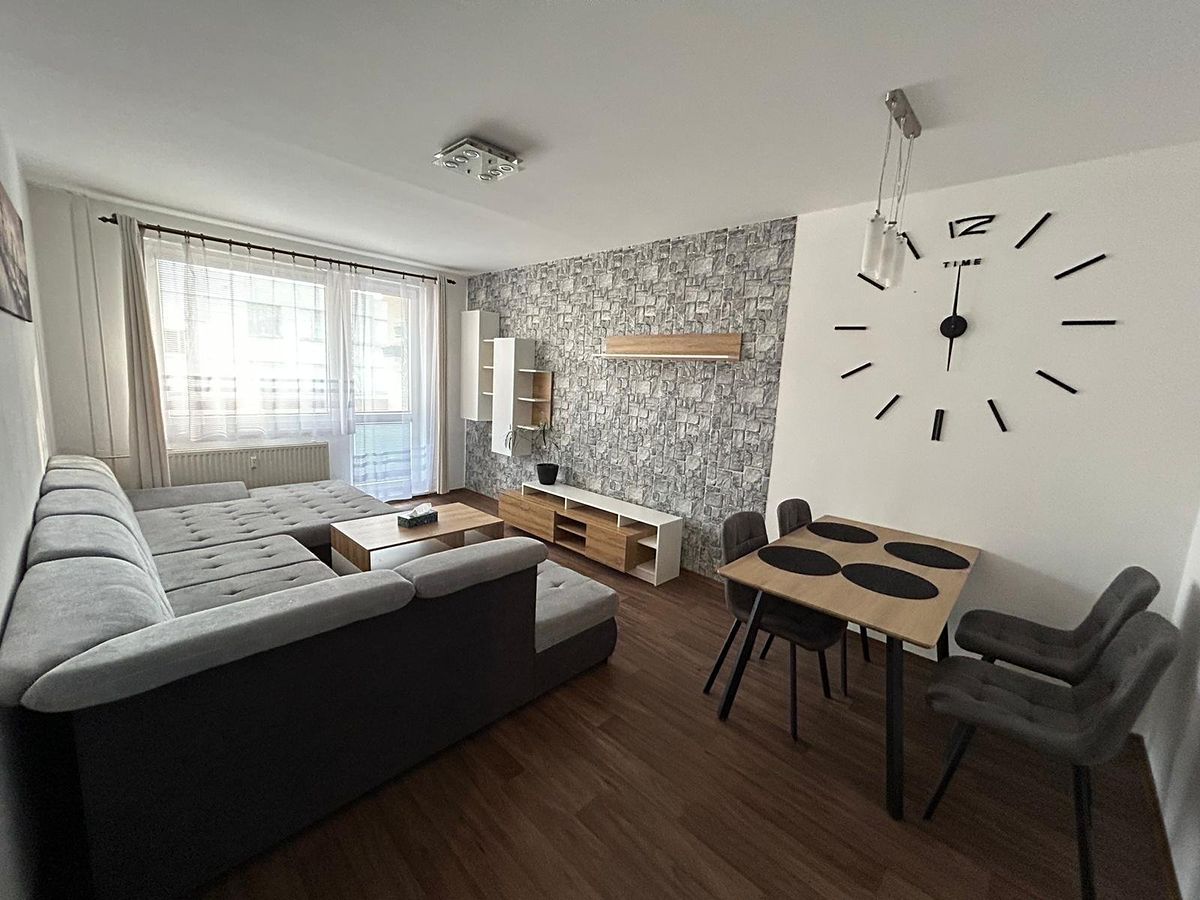 Pronájem bytu 3+1 72 m² – fotografie 2