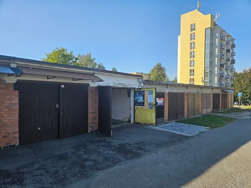 Prodej garáže 18 m², Zlín – náhled fotky 1