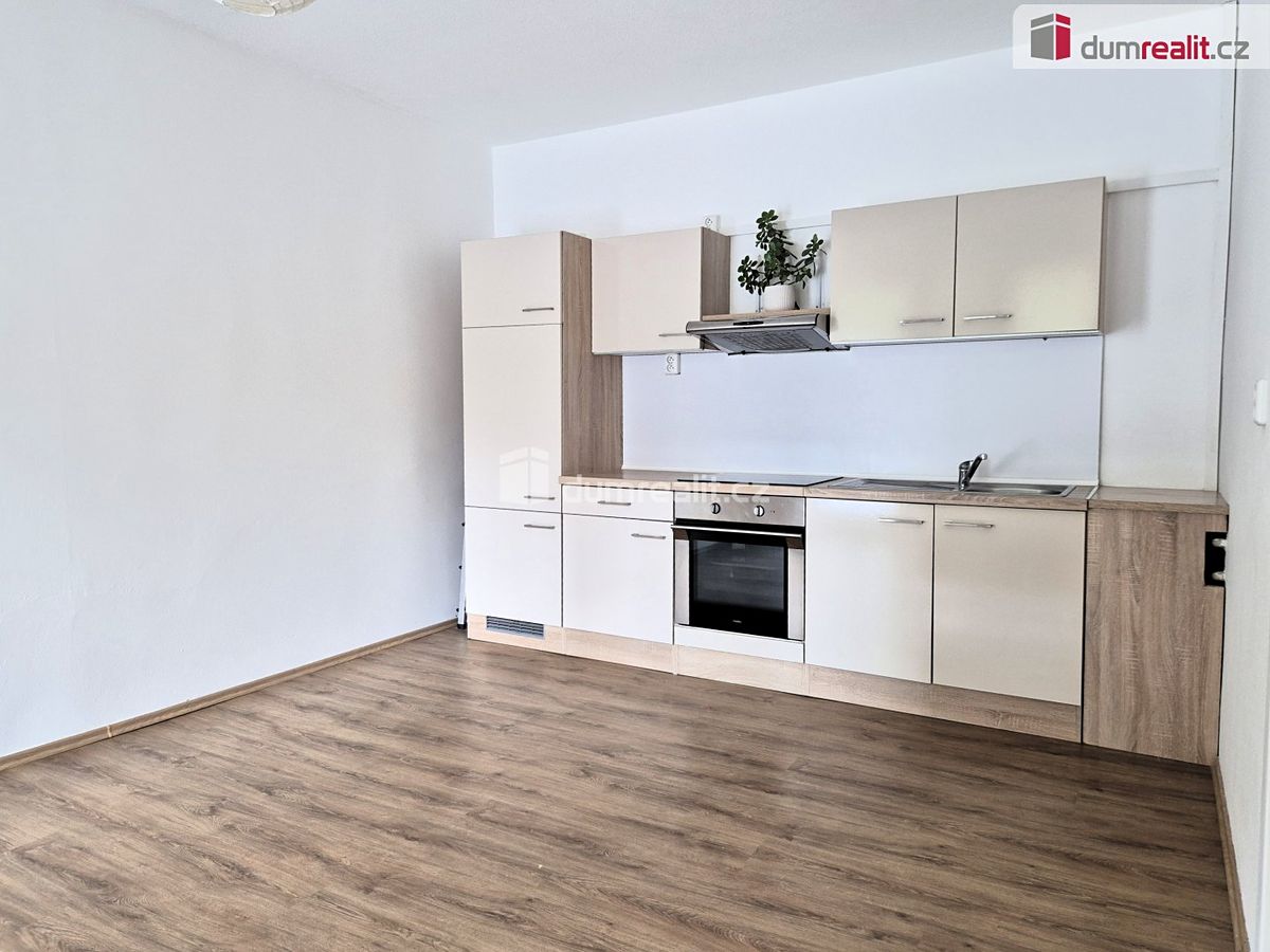 Pronájem bytu 2+kk 44 m² – fotografie 2