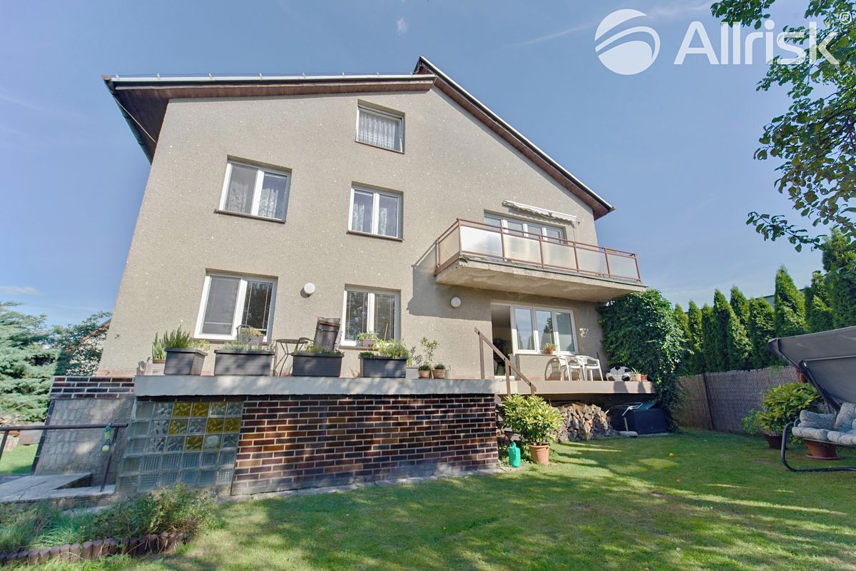 Prodej rodinného domu 210 m², pozemek 950 m²