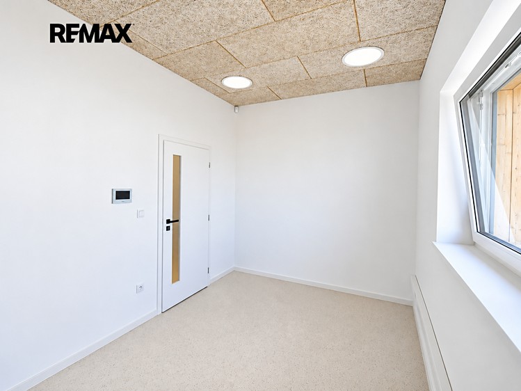Pronájem komerčního prostoru, 110 m² (6 z 30)