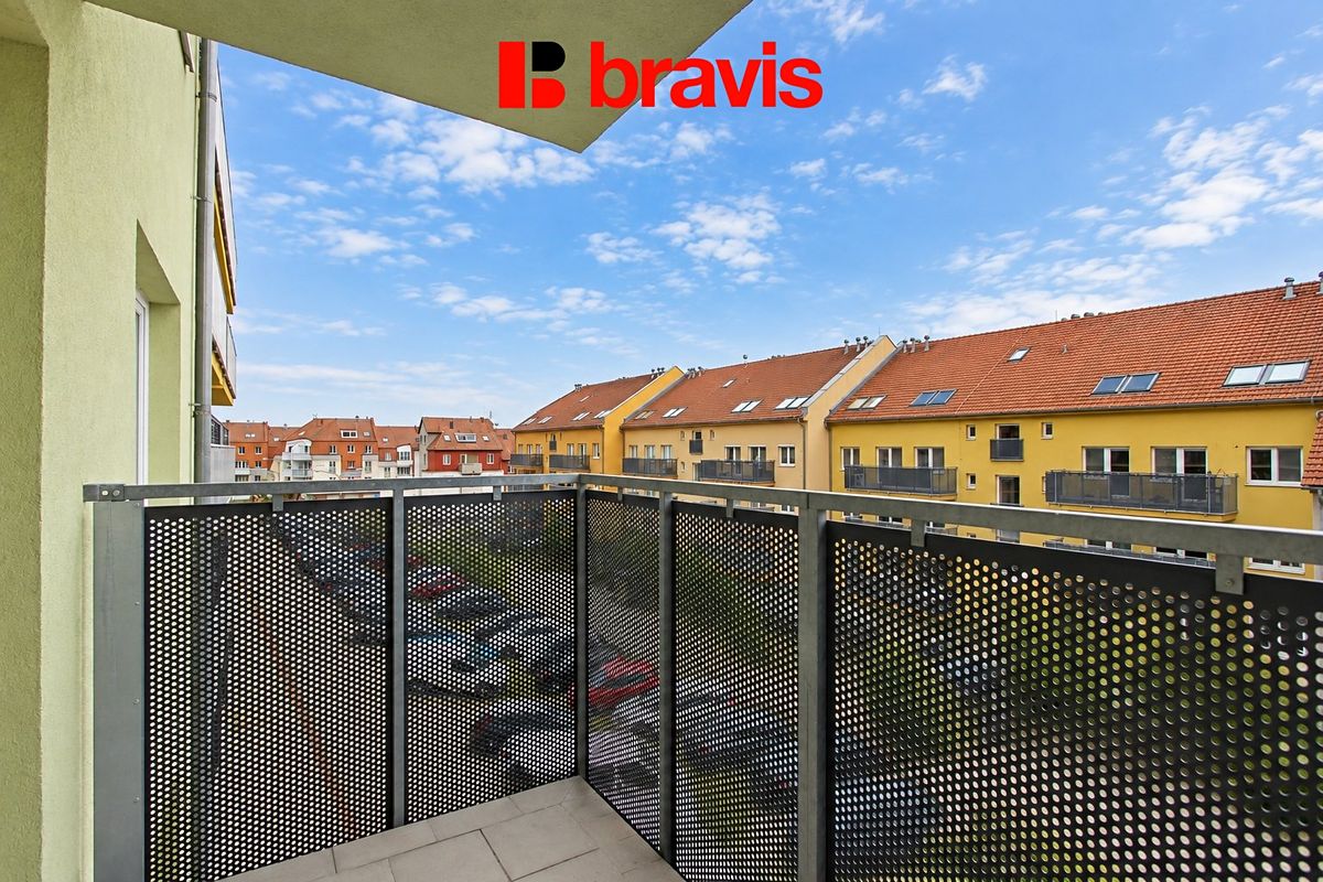 Pronájem bytu 2+kk 39 m² – fotografie 3