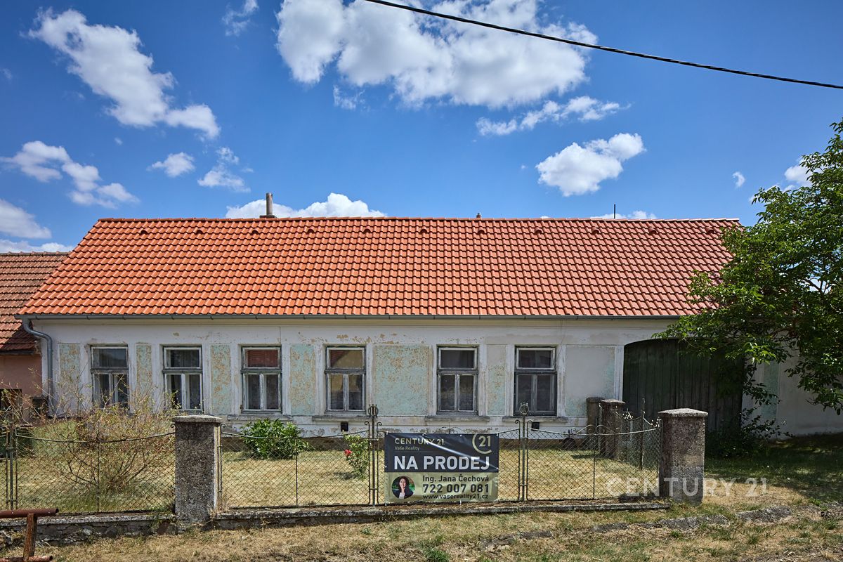 Prodej rodinného domu 80 m², pozemek 2336 m²