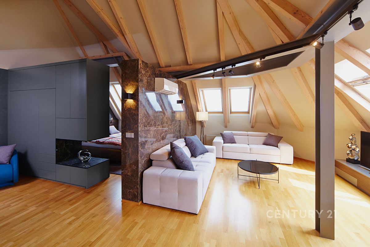Pronájem bytu 2+kk 115 m² – fotografie 3