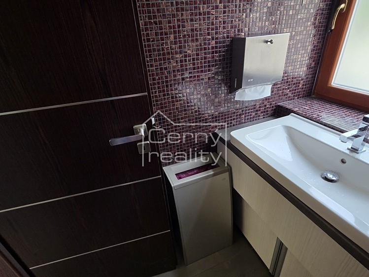 Комерційне приміщення в оренду, 140 м² (10 з 13)